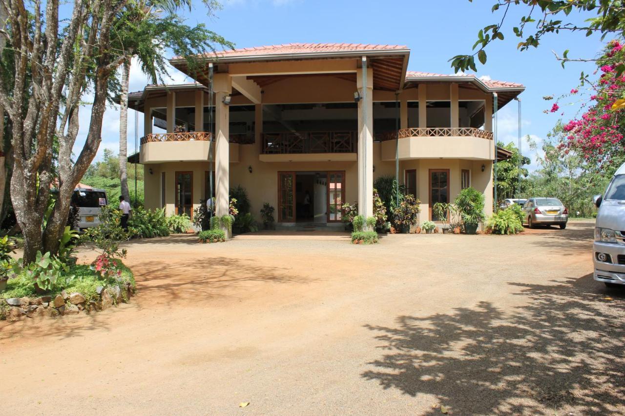 Hibiscus Garden Hotel ทิซซามาฮารามา ภายนอก รูปภาพ